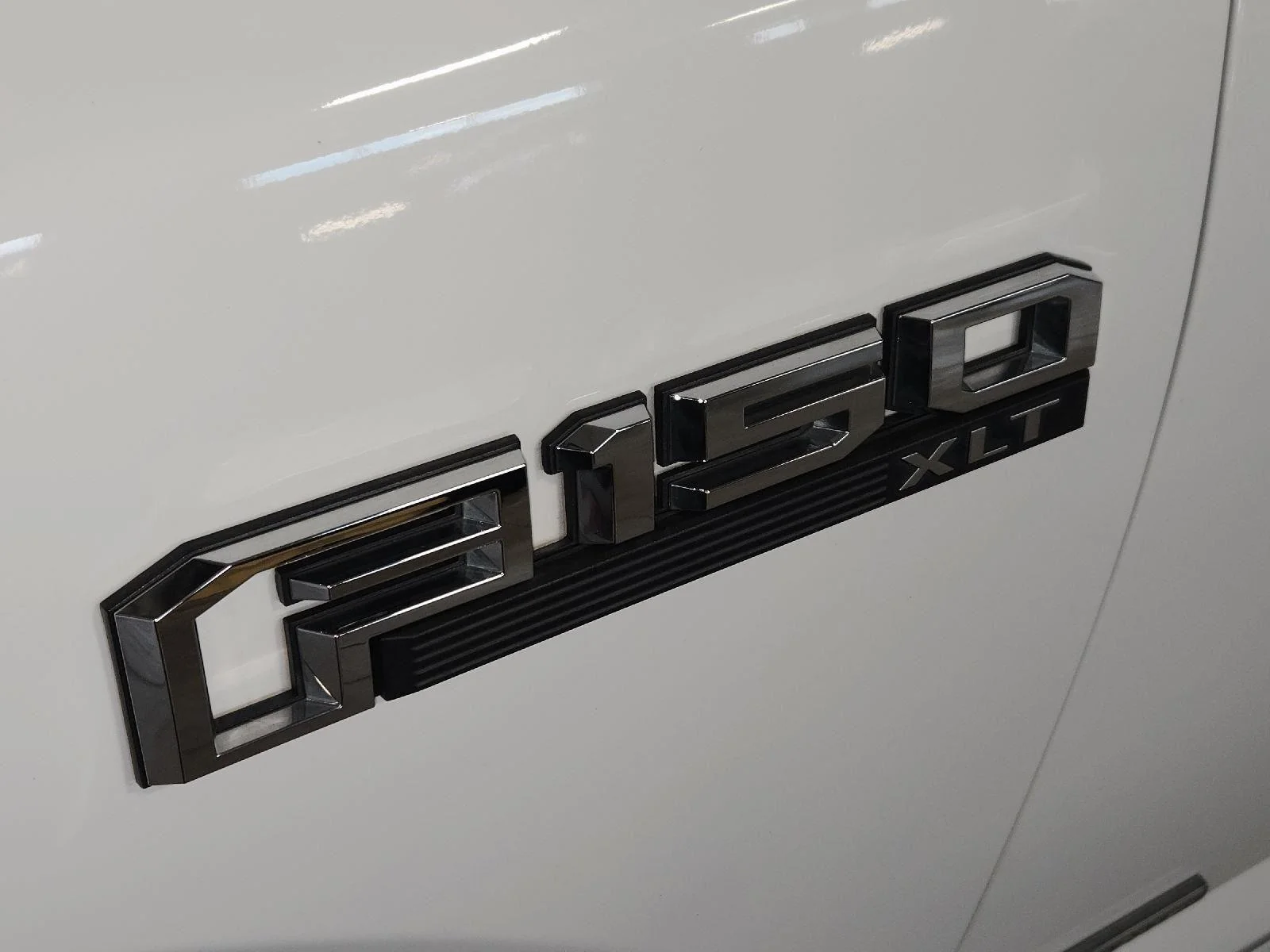 Used 2017 Oxford White Ford XLT image 52