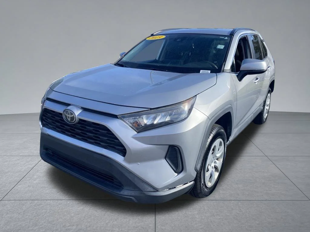Used 2019 Silver Toyota LE image 2
