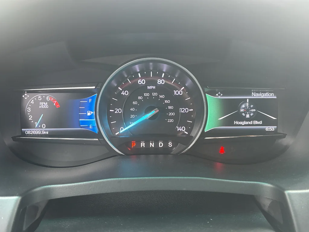 Used 2017 White Platinum Tri-Coat Metallic Ford XLT image 18
