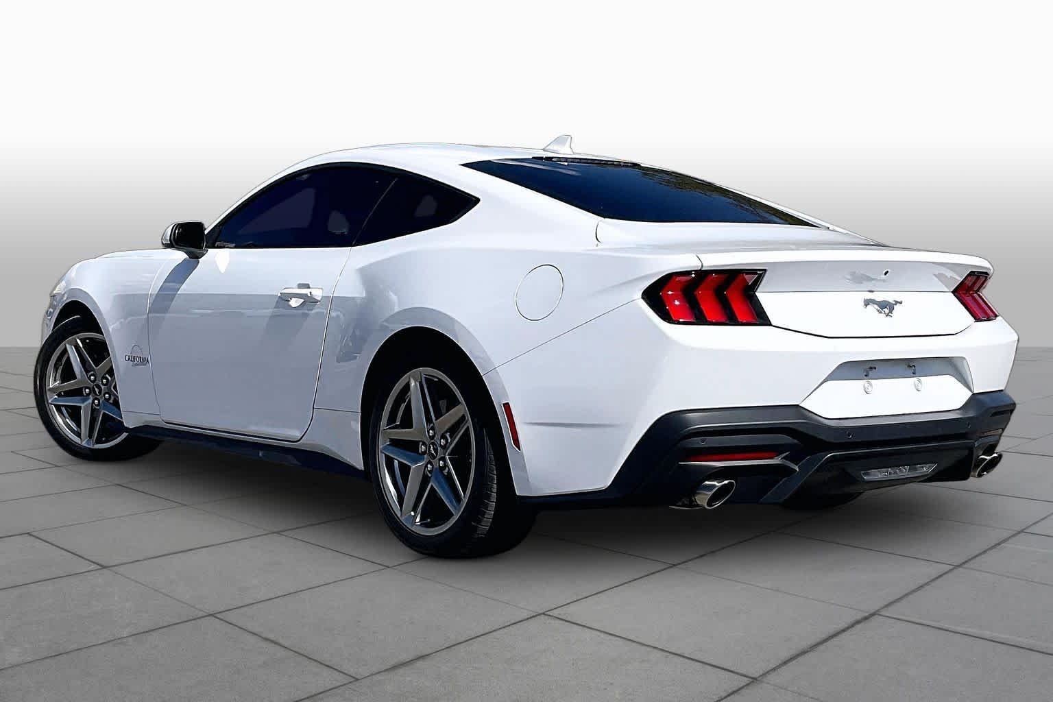 Used 2024 Oxford White Ford EcoBoost image 10