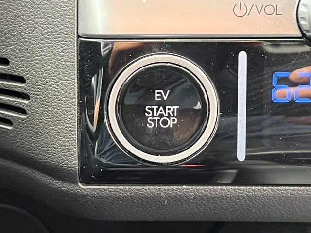 Used 2024 White Hyundai SEL image 19