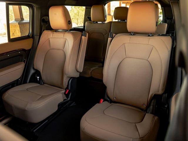 New 2026 Sedona Red Land Rover S image 22