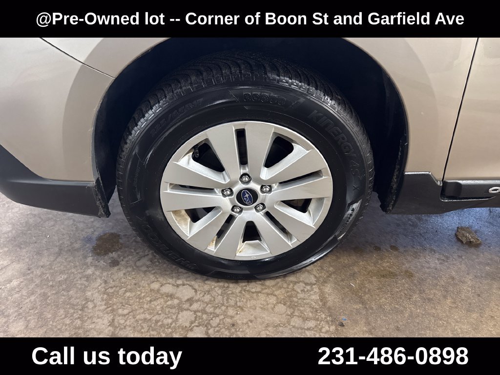 Used 2018 Gray Subaru 2.5i Premium image 11