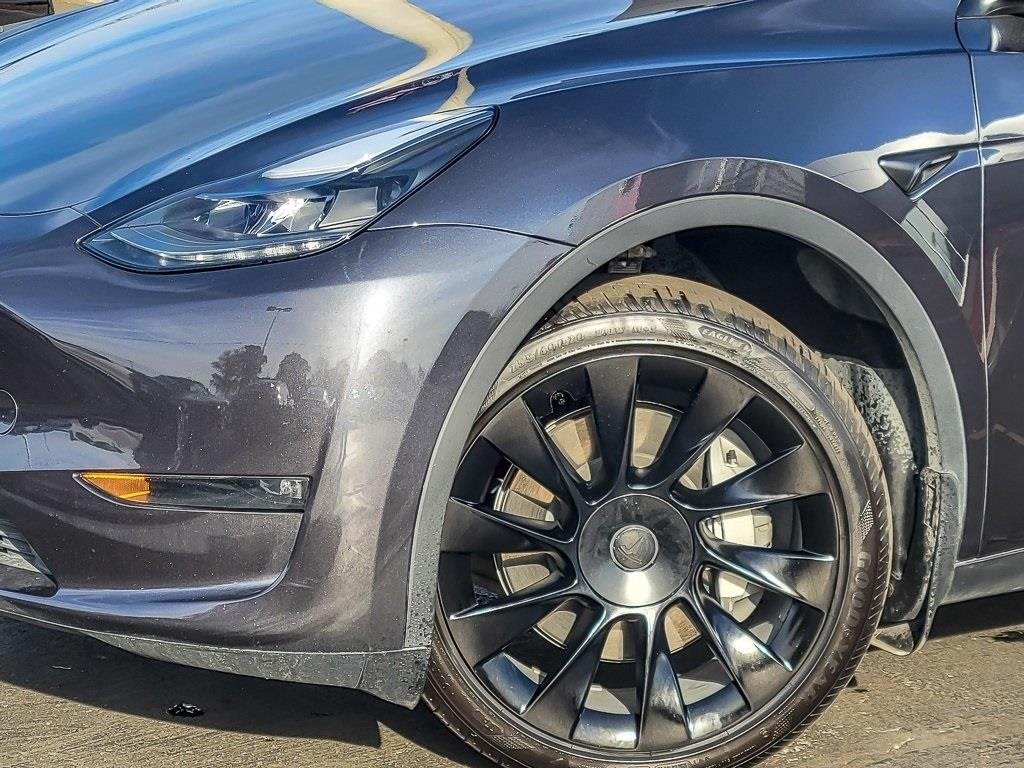 2024 Tesla Model Y Long Range photo 3