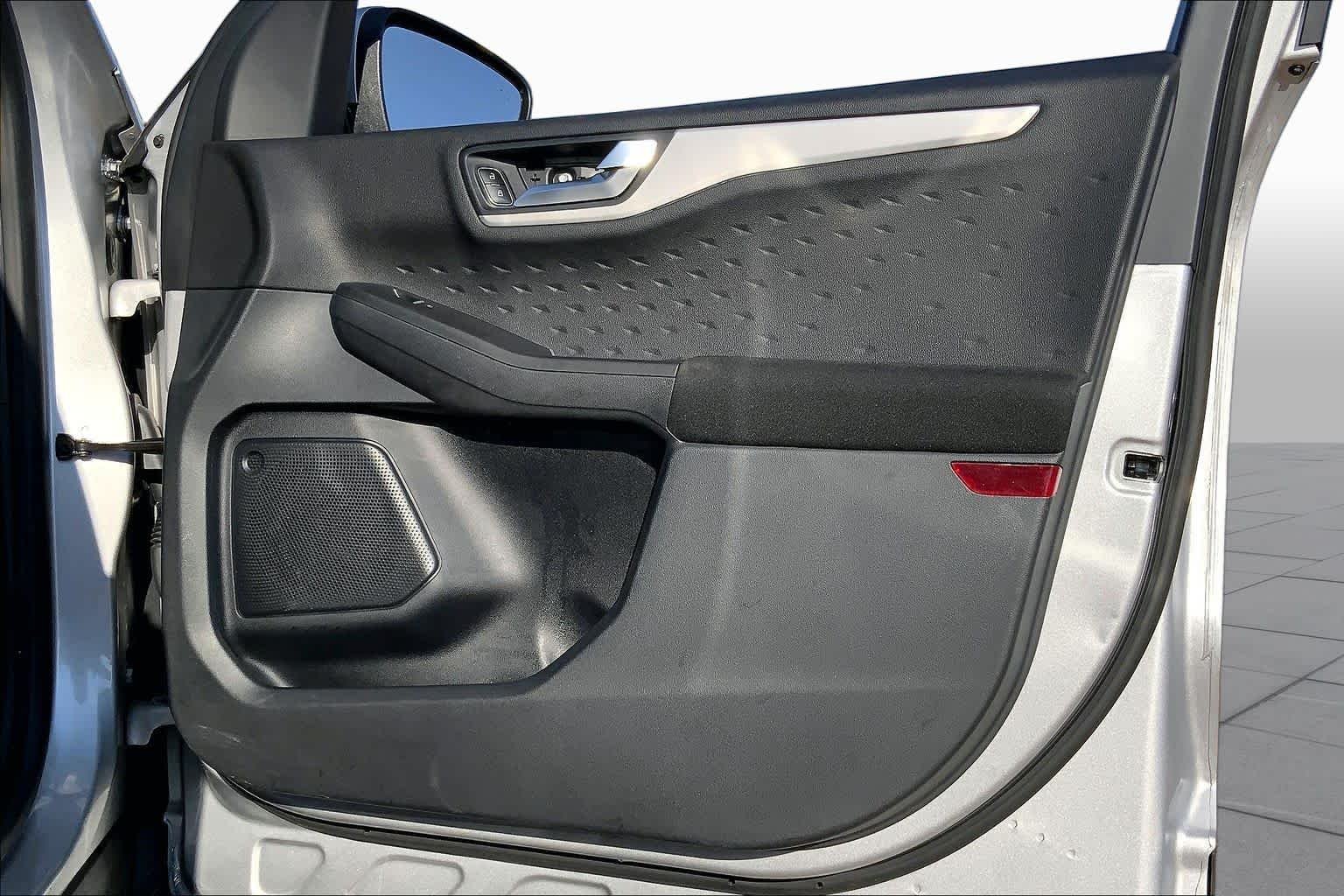 Used 2020 Ingot Silver Metallic Ford SE image 23