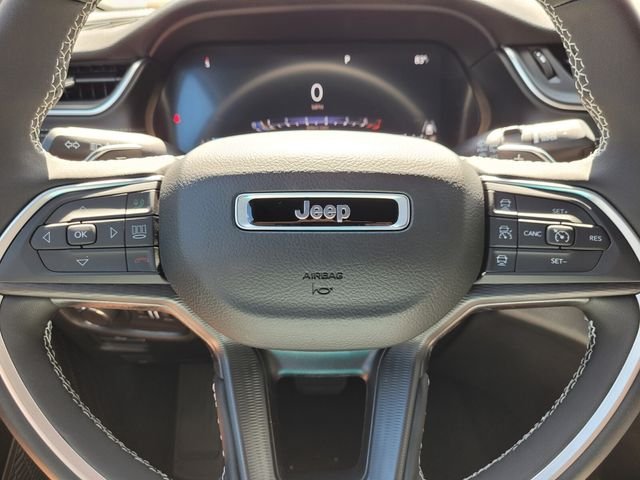 New 2025 Bright White Clear-Coat Exterior Paint Jeep Altitude image 19
