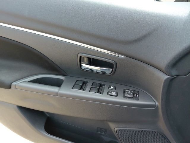 Used 2025 Black Mitsubishi 2.0 ES image 15