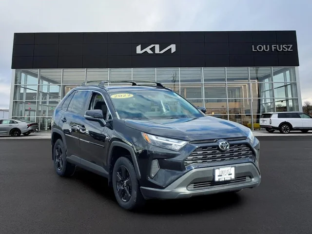 2022 Toyota RAV4 XLE
