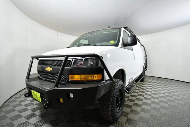 2025 Chevrolet Express Cargo Work Van - Photo 6