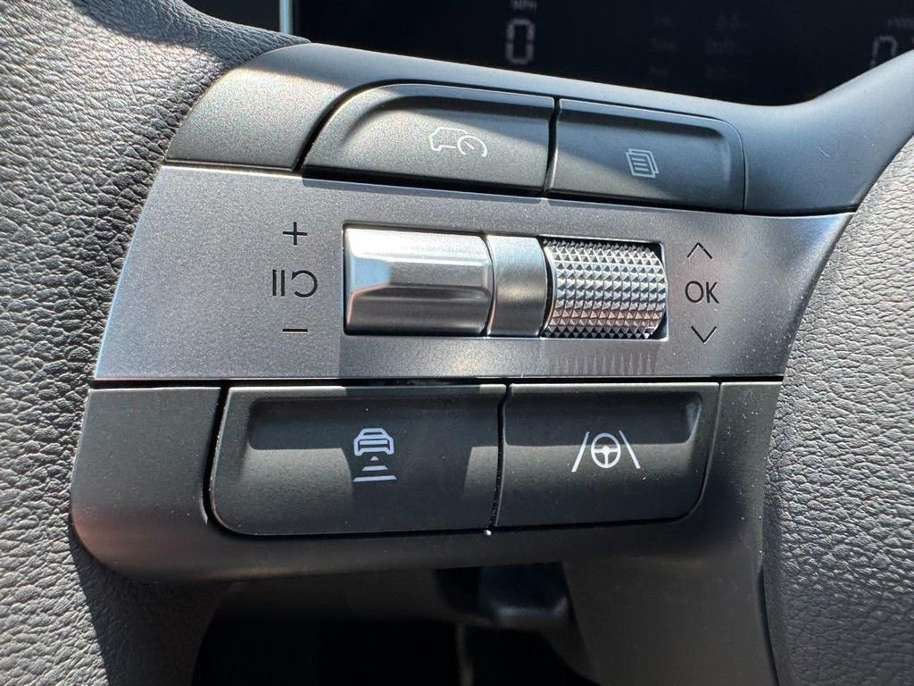2025 Hyundai Sonata SE - Photo 16