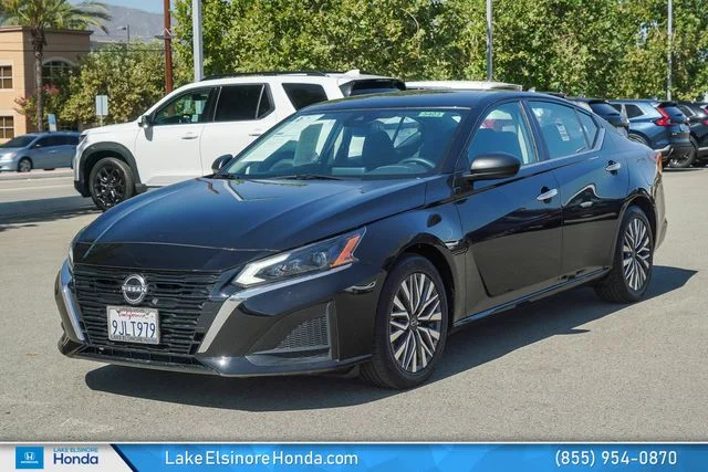 Used 2024 Super Black Nissan 2.5 SV image 4