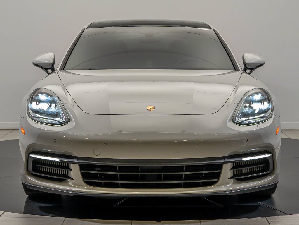 Used 2018 Chalk Porsche 4S image 11
