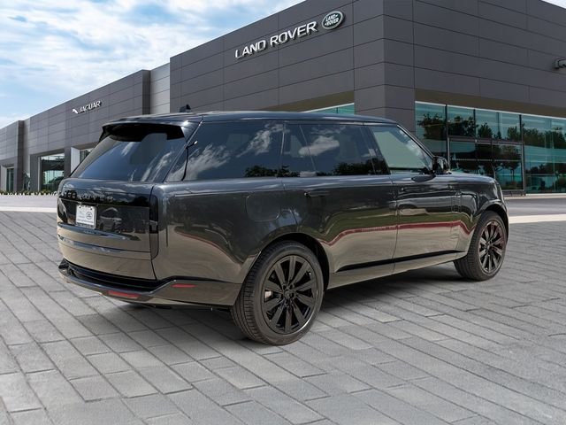 New 2026 Carpathian Grey Land Rover SE image 5