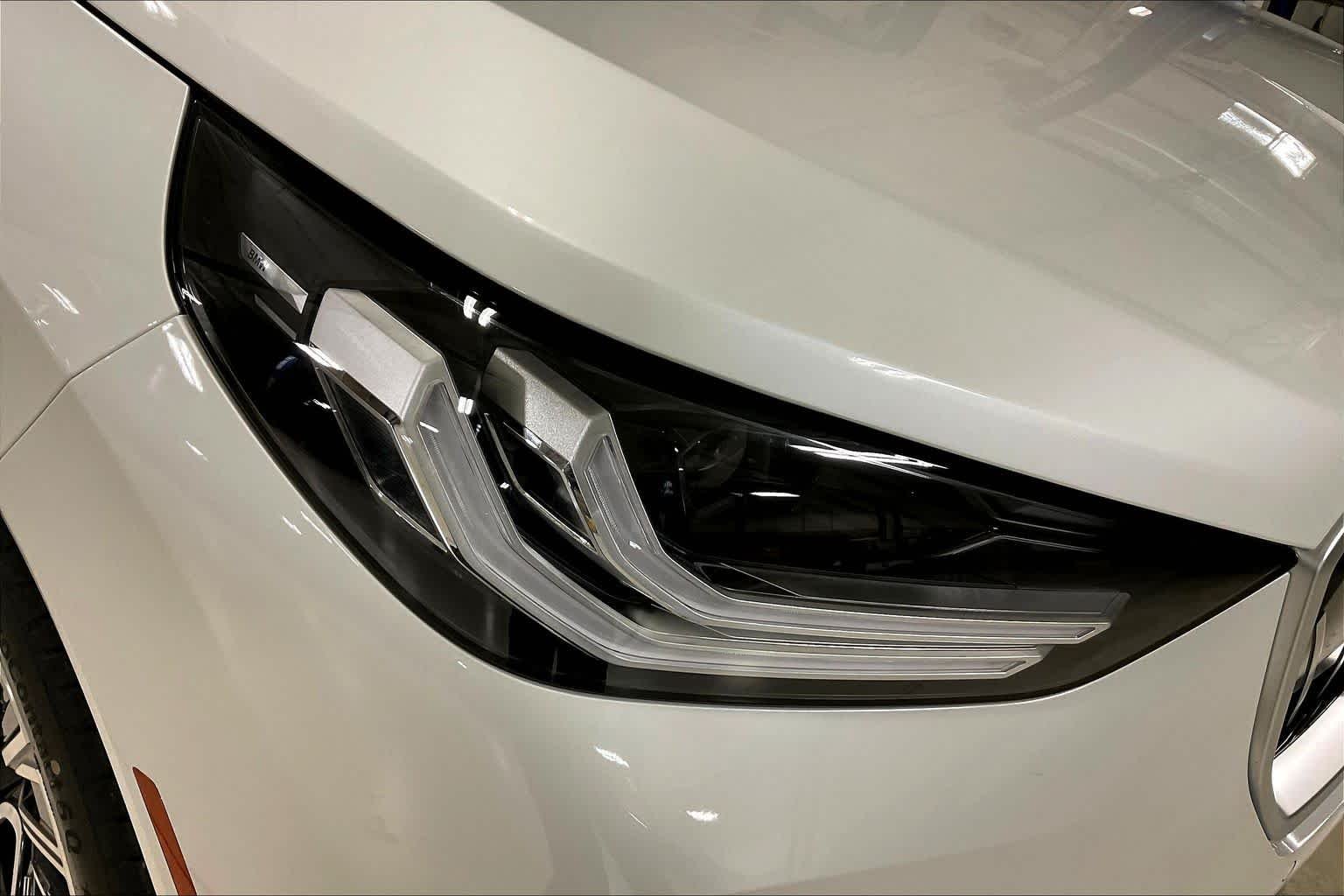 Used 2026 Mineral White Metallic BMW 30 xDrive image 13