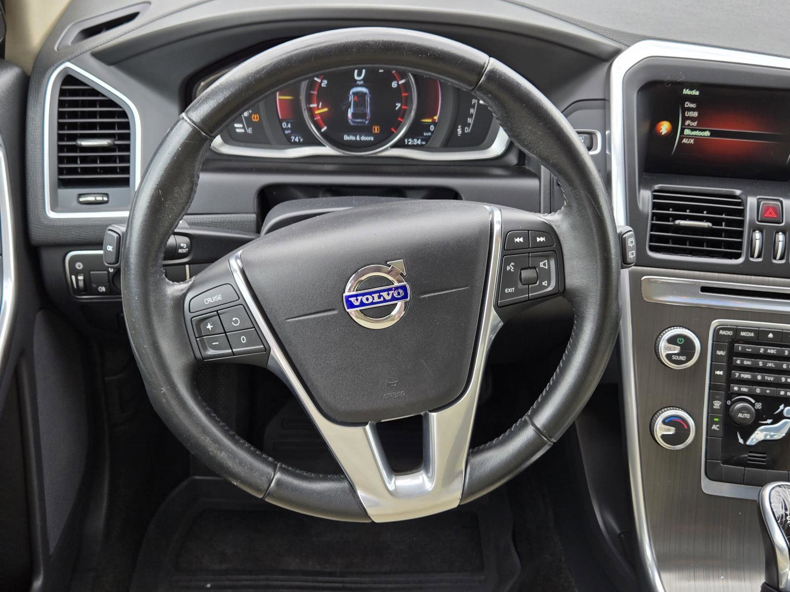Used 2016 Ice White Volvo T5 Premier image 35