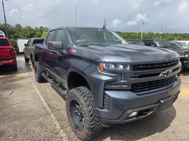 Used 2021 Blue Chevrolet RST image 2