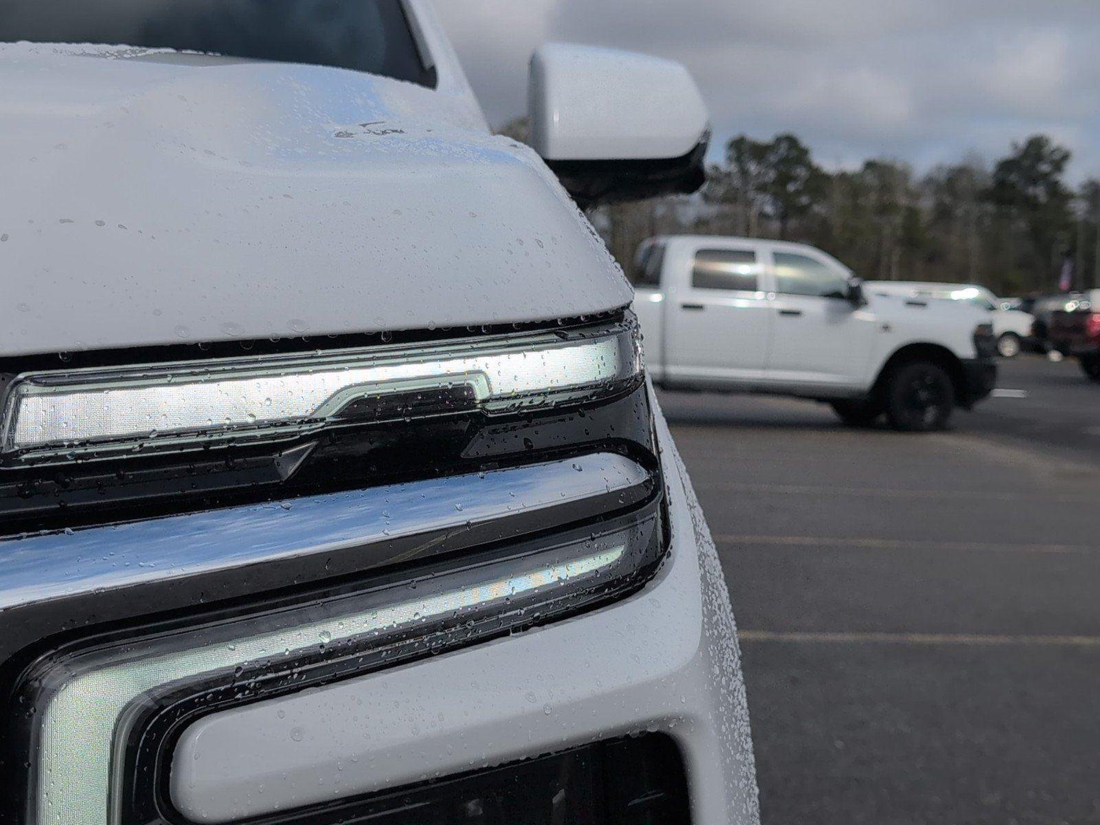 2026 Chevrolet Suburban LT - Photo 10