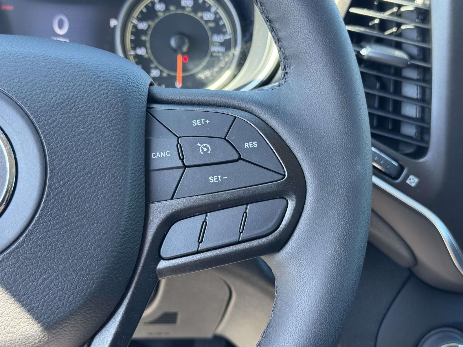 Used 2022 Sting-Gray Clearcoat Jeep Trailhawk image 11