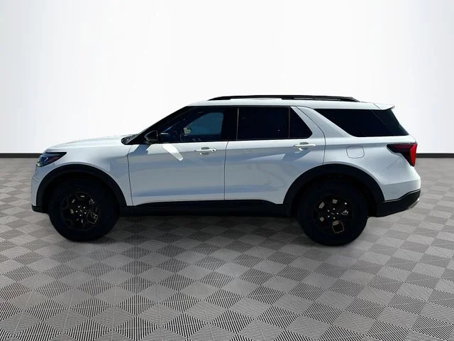 New 2026 White Metallic Ford Tremor image 3