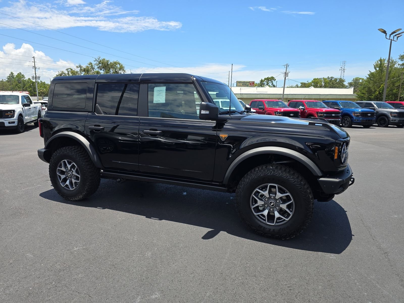 New 2025 Shadow Black Ford Badlands image 2