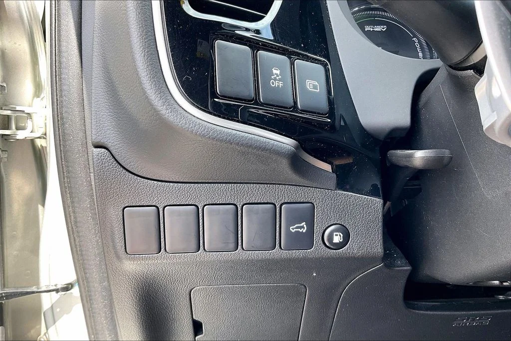 Used 2019 Alloy Silver Metallic Mitsubishi SEL image 37