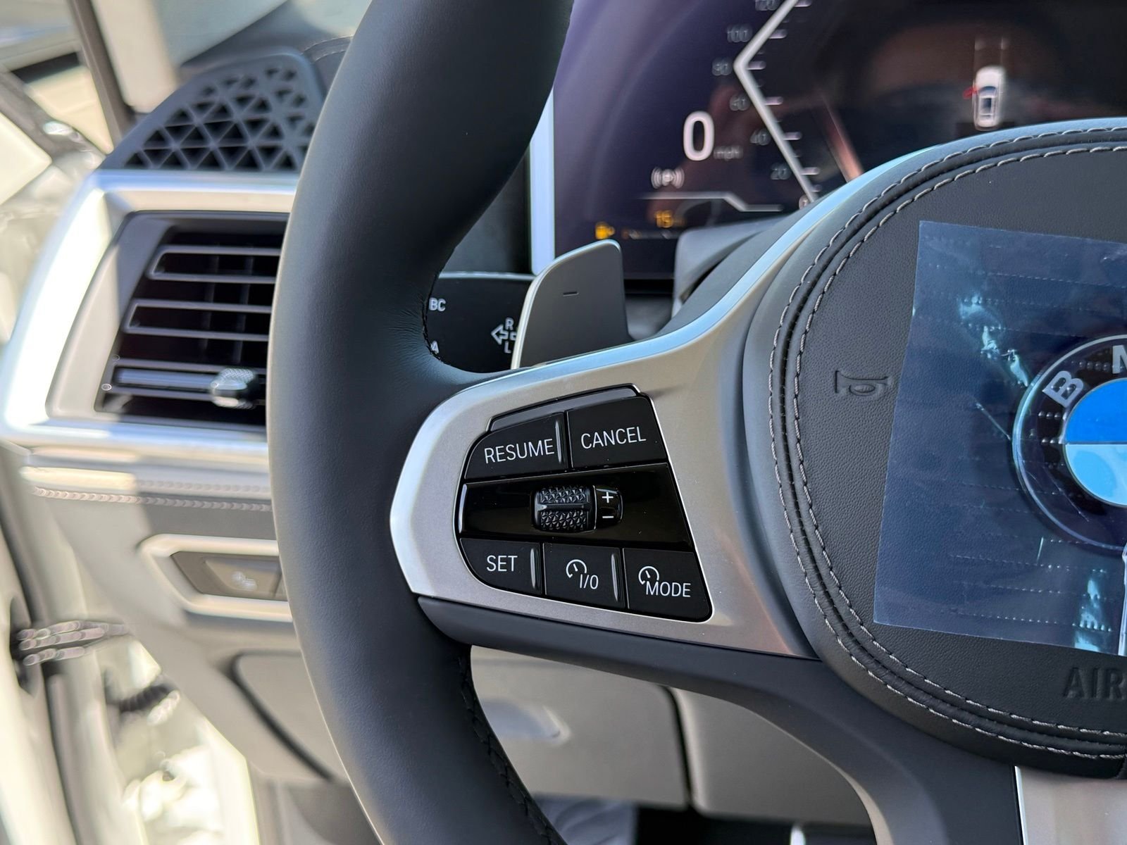 New 2027 Mineral White Metallic BMW xDrive40i image 24