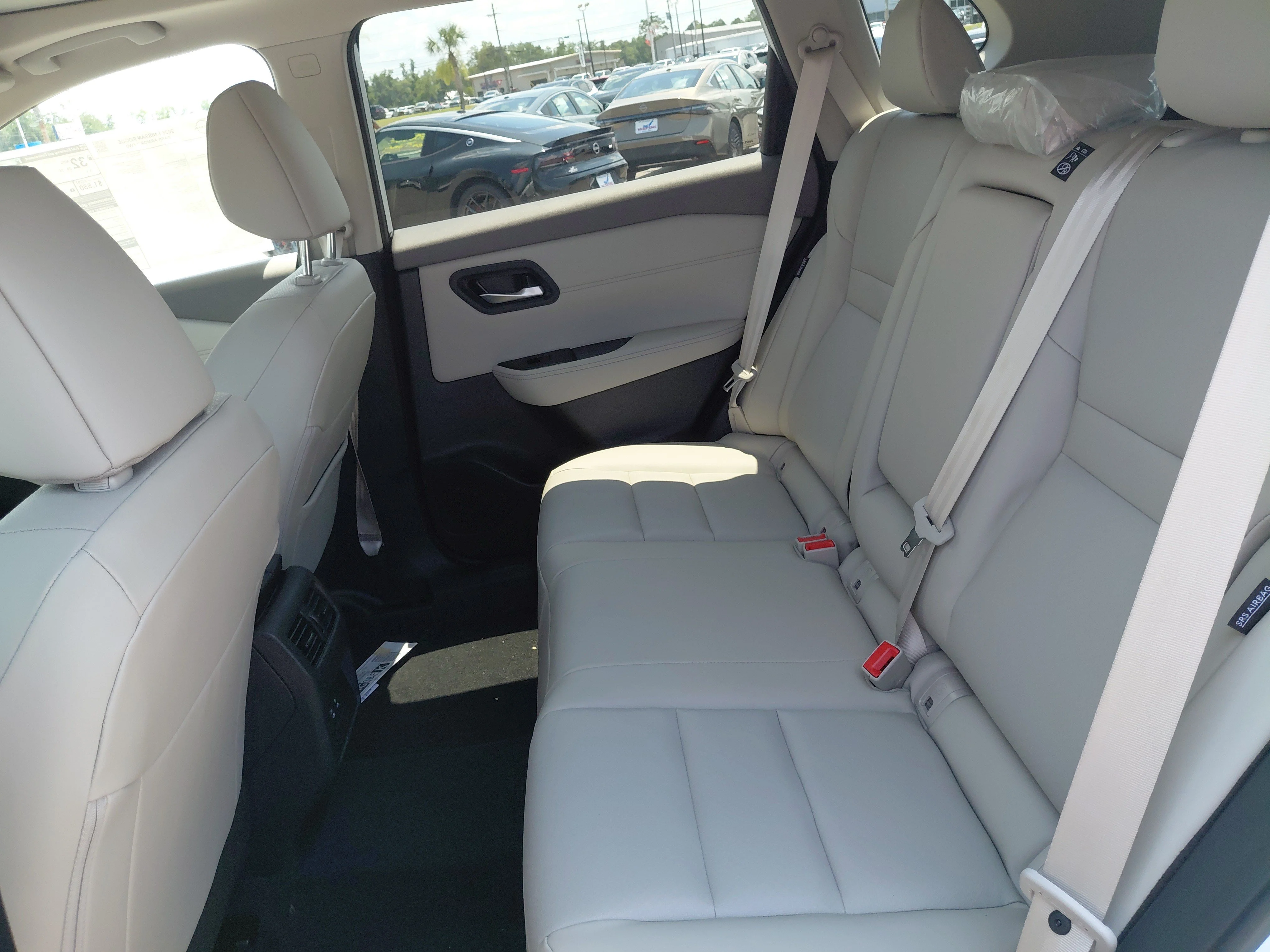 New 2026 Everest White Pearl TriCoat Nissan Dark Armor™ image 14
