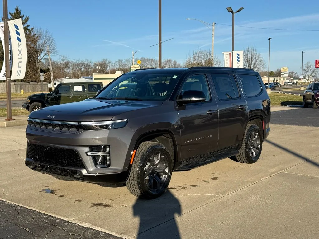 New 2026 Baltic-Gray Metallic Clear-Coat Exterior Paint Jeep Upland image 3