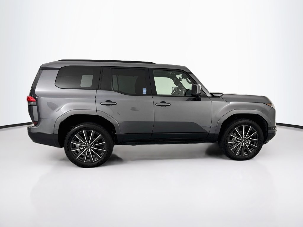Used 2026 Gray Lexus 550 Luxury+ image 4