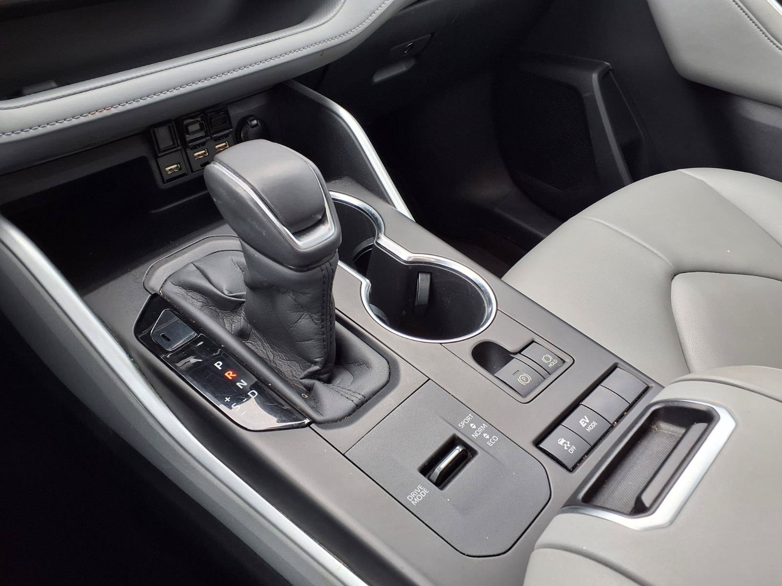 Certified Used 2020 Blizzard Pearl Toyota XLE image 25