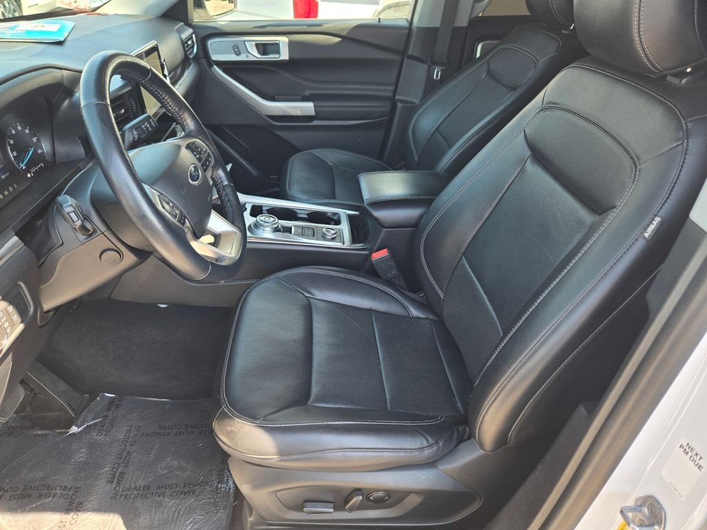 Used 2022 White Ford Limited image 11