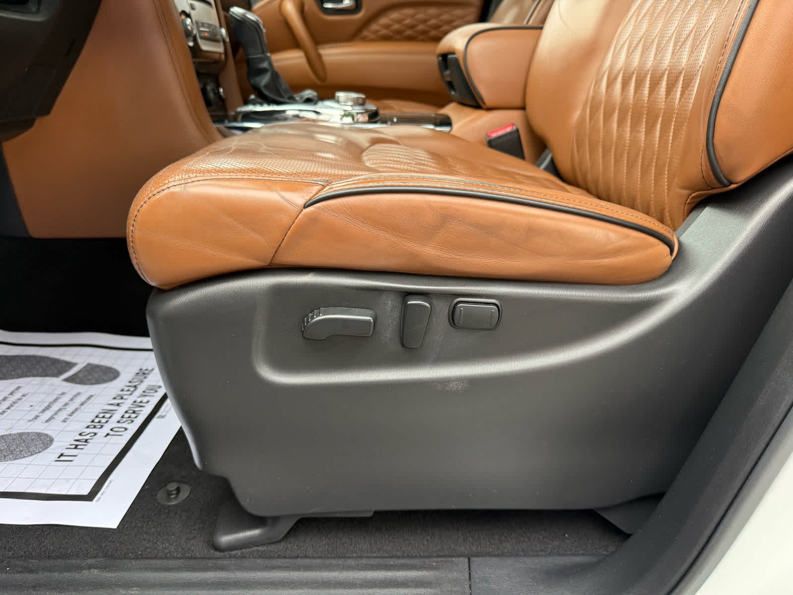 Used 2019 Moonstone White INFINITI LUXE image 13
