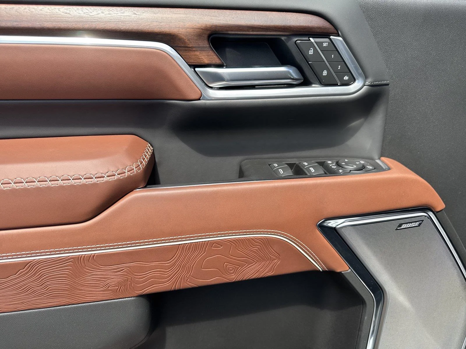 New 2026 Glacier White Tricoat GMC Denali Ultimate image 17