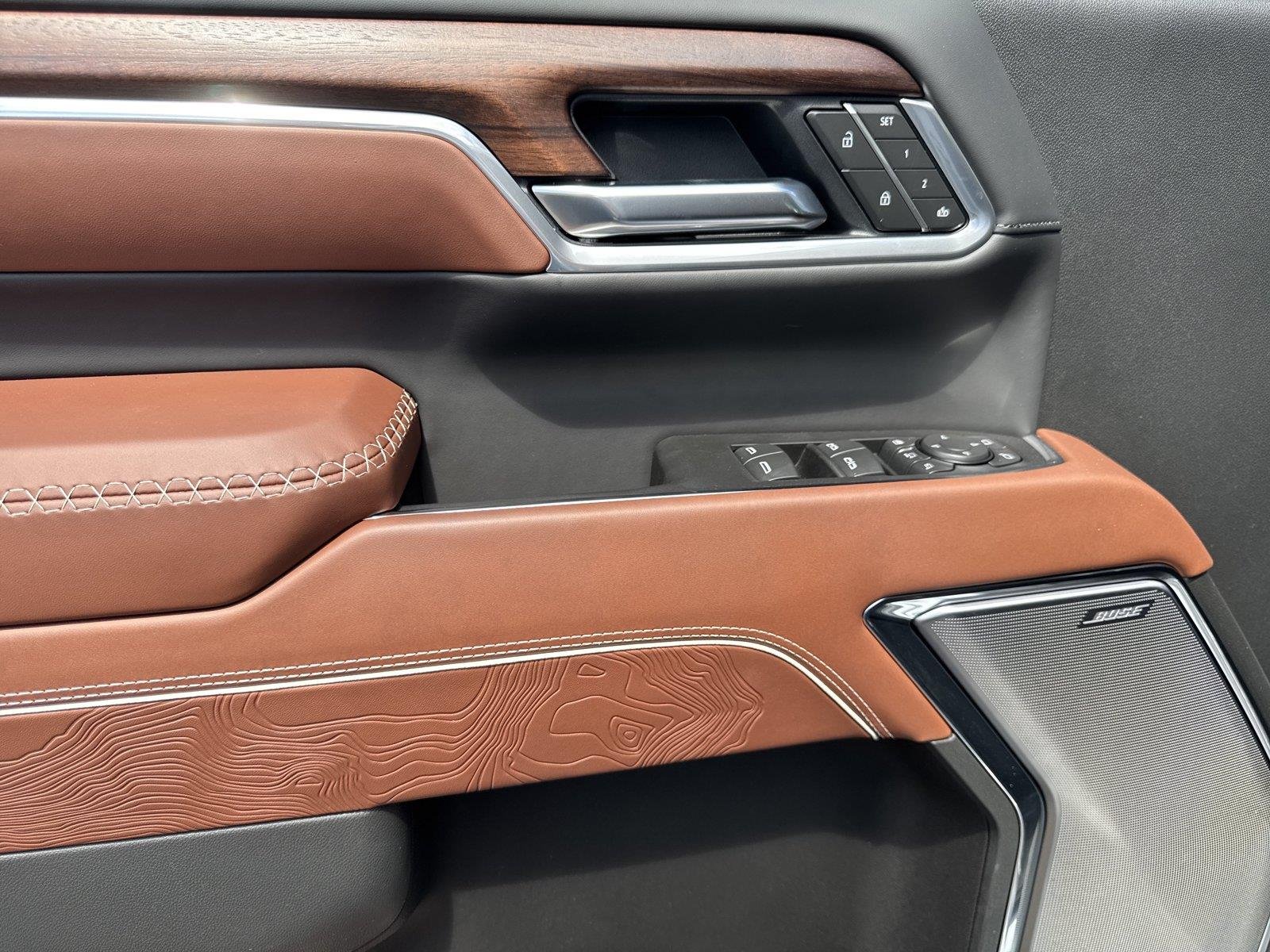 New 2026 Glacier White Tricoat GMC Denali Ultimate image 17