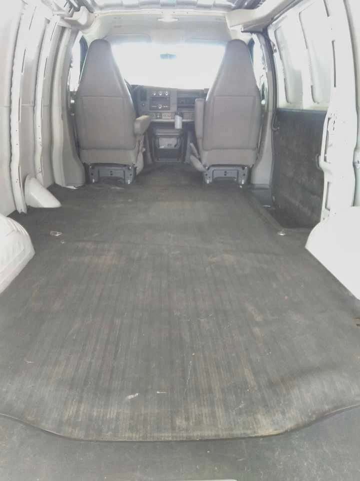 Used 2025 Summit White Chevrolet WT image 5