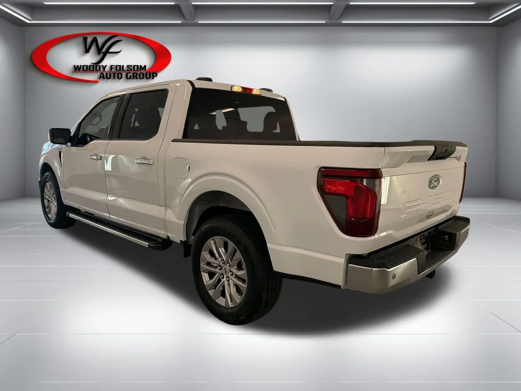 New 2026 Oxford White Ford XLT image 8