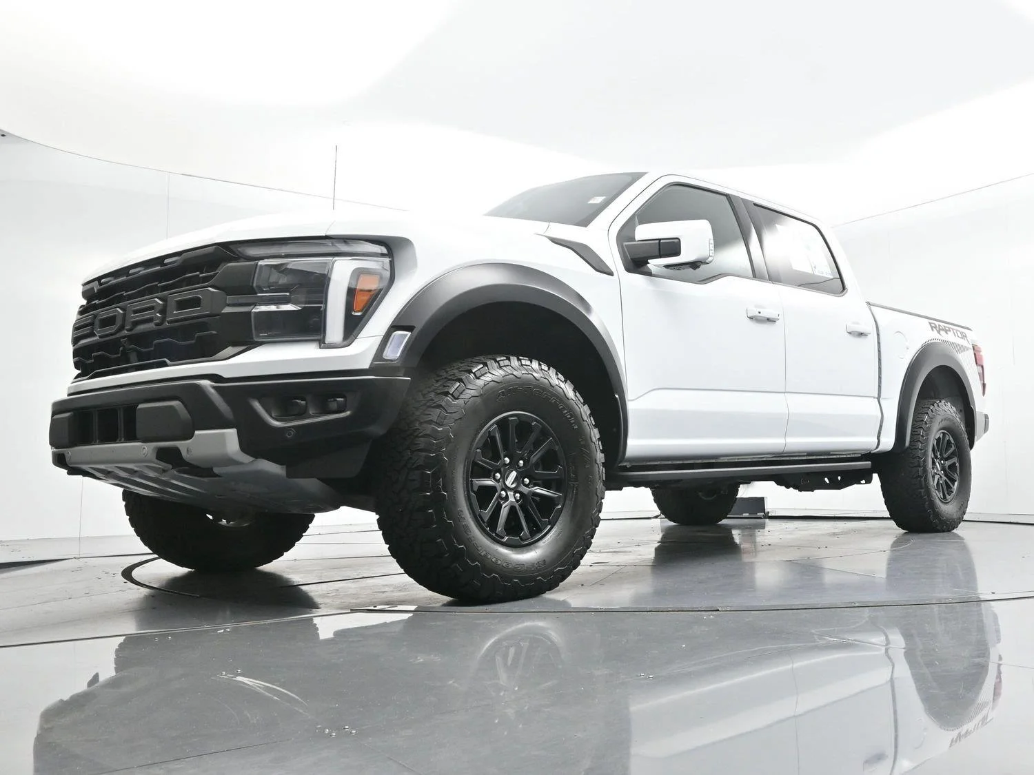 Used 2025 Oxford White Ford Raptor image 49