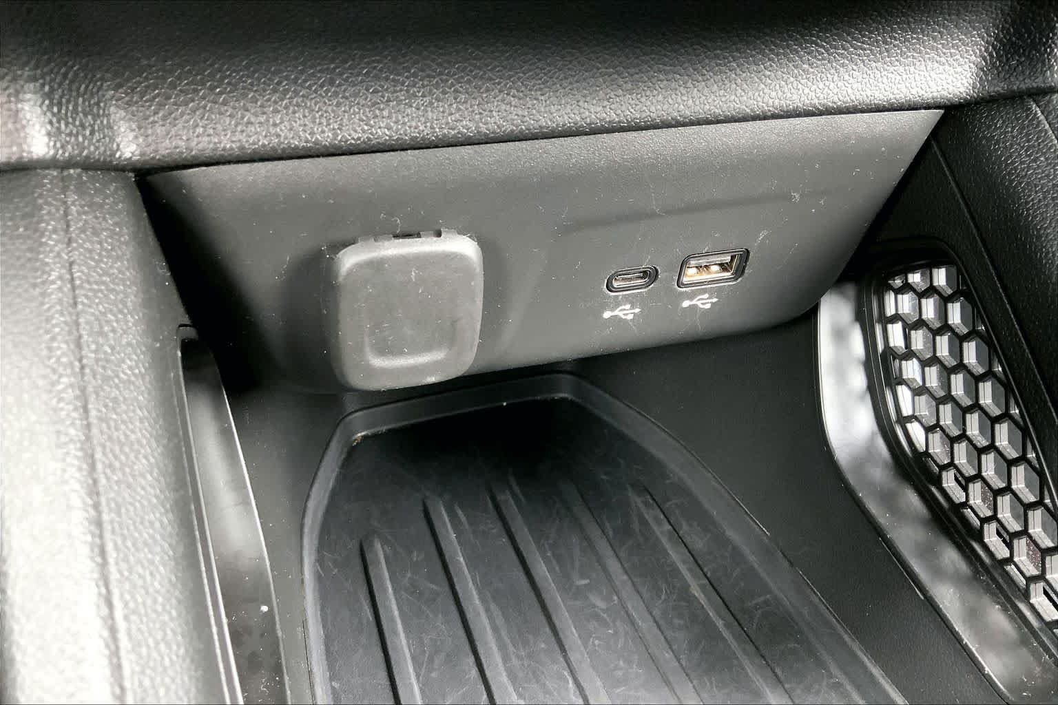 Used 2025 Mosaic Black Metallic Chevrolet LT image 34