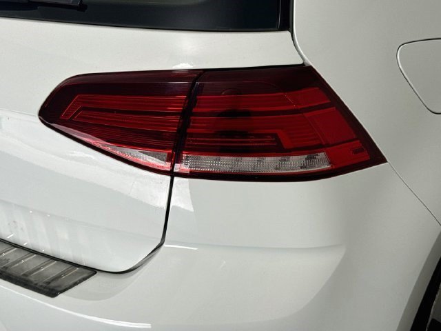 Used 2019 Pure White Volkswagen Autobahn image 29