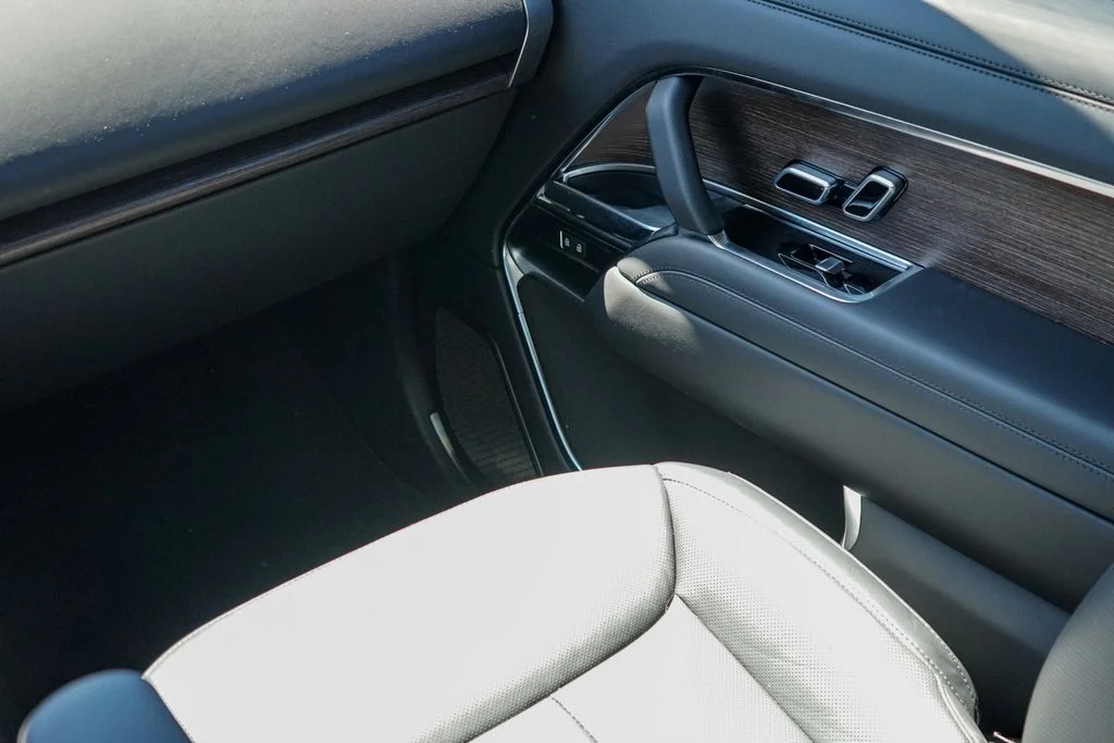 Certified Used 2025 Black Land Rover Autobiography image 30
