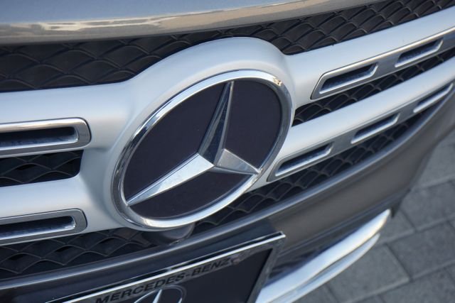 Used 2022 Gray Mercedes-Benz GLB 250 image 13