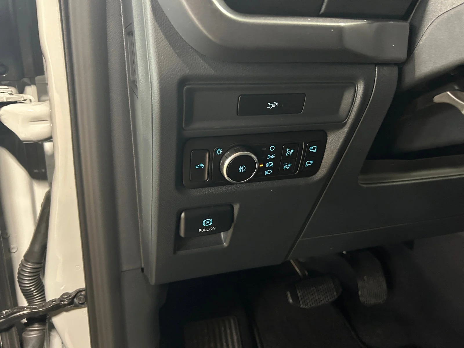 New 2026 Avalanche Ford XLT image 16