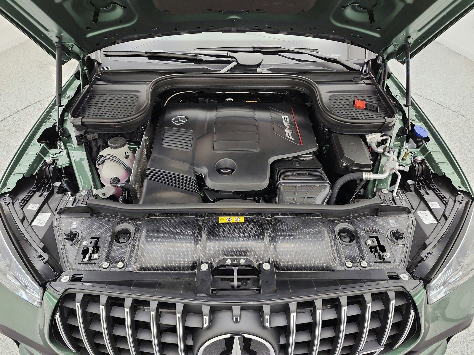 New 2026 MANUFAKTUR Ireland Mid Green Metallic Mercedes-Benz AMG® GLE 53 4MATIC+ Coupe image 33