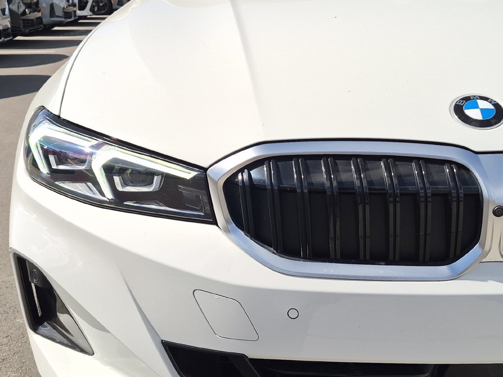 Used 2025 Alpine White BMW 330i image 22