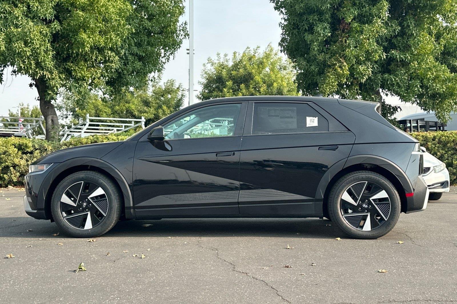 New 2026 Abyss Black Hyundai SE image 26