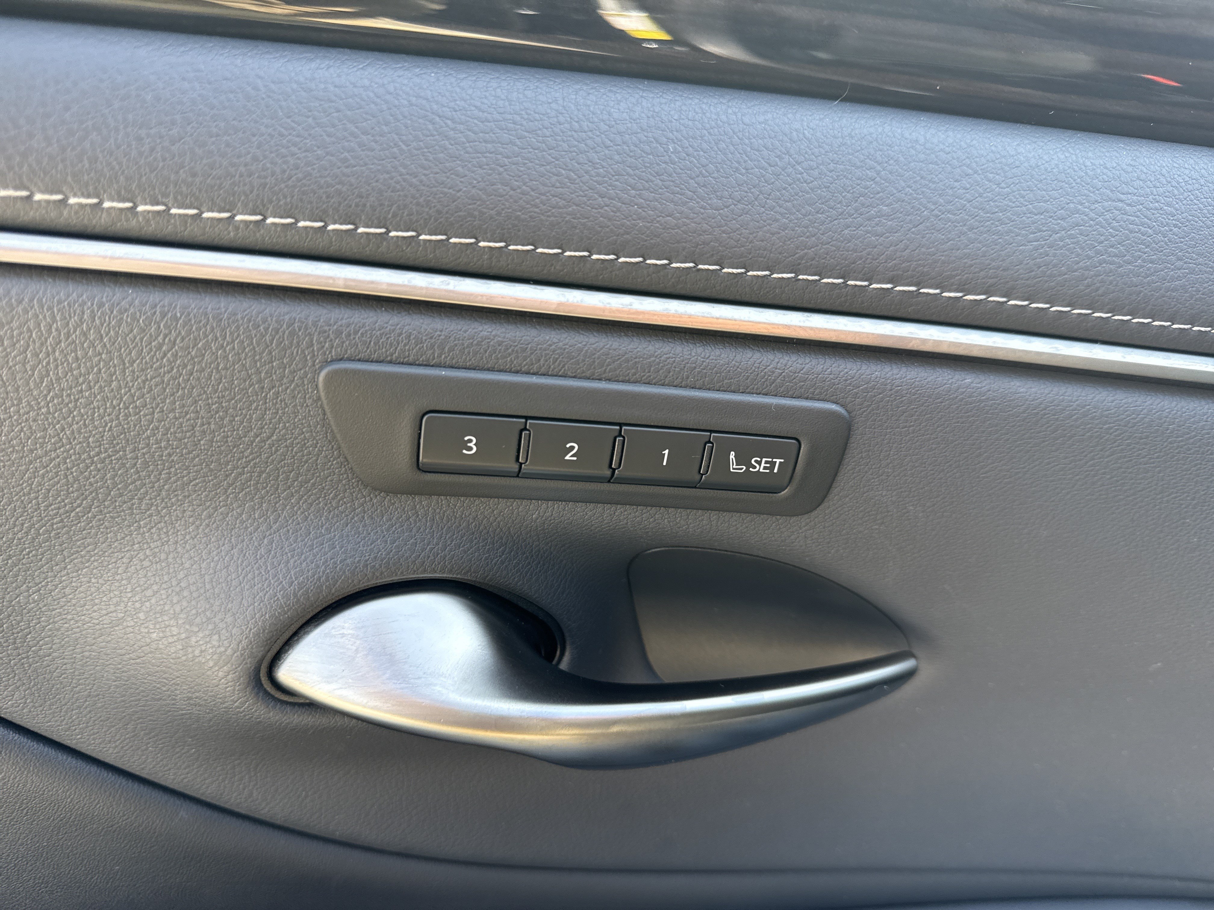 Used 2020 Black Lexus ES 350 image 14