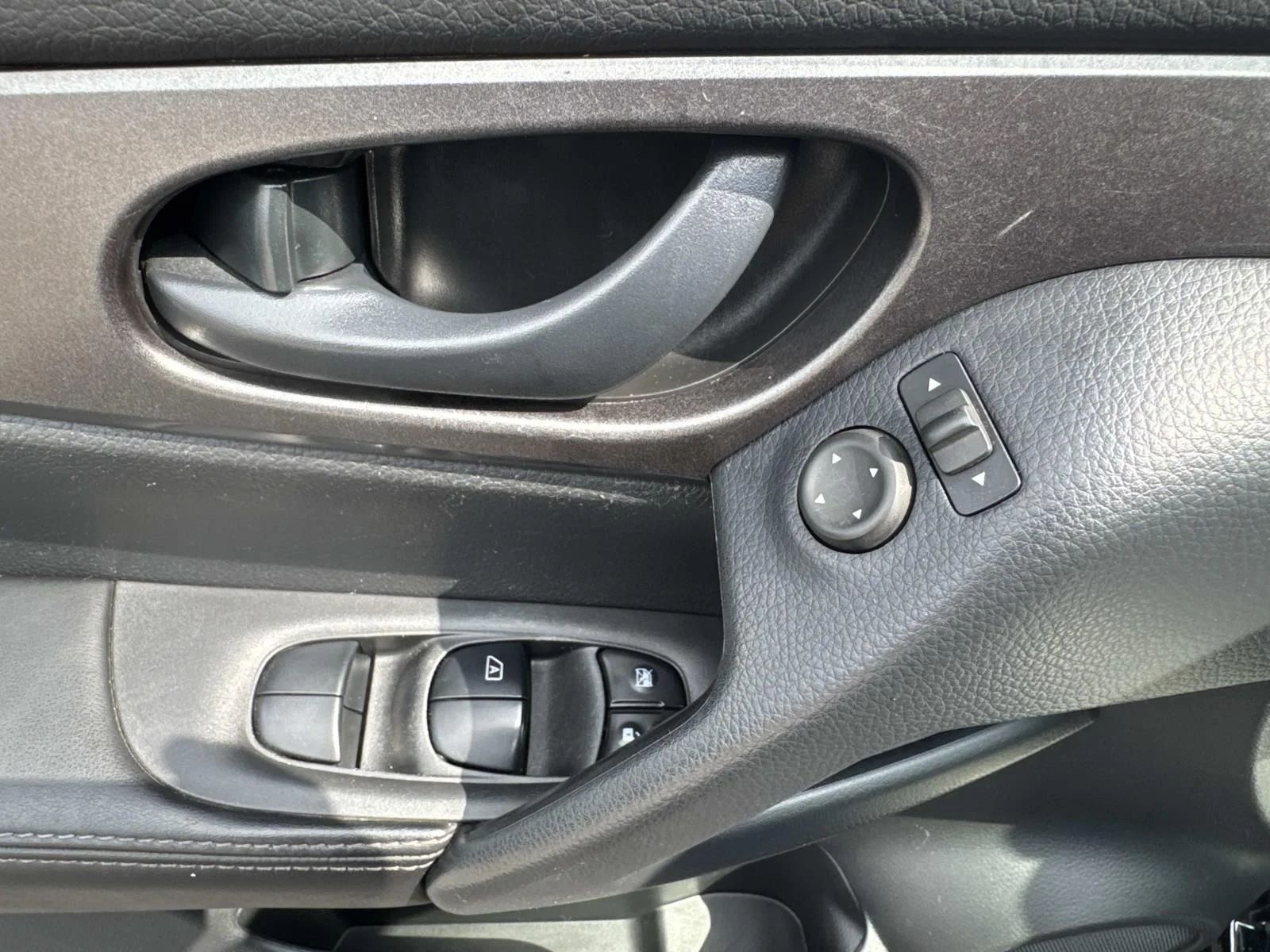 Used 2021 Black Nissan S image 20