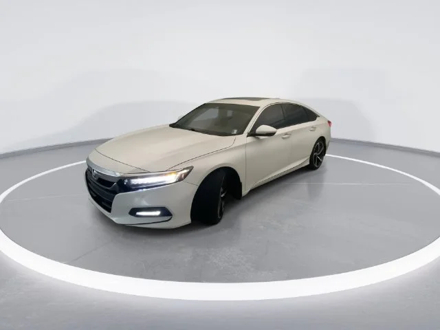 Used 2019 White Honda Touring 2.0T image 2