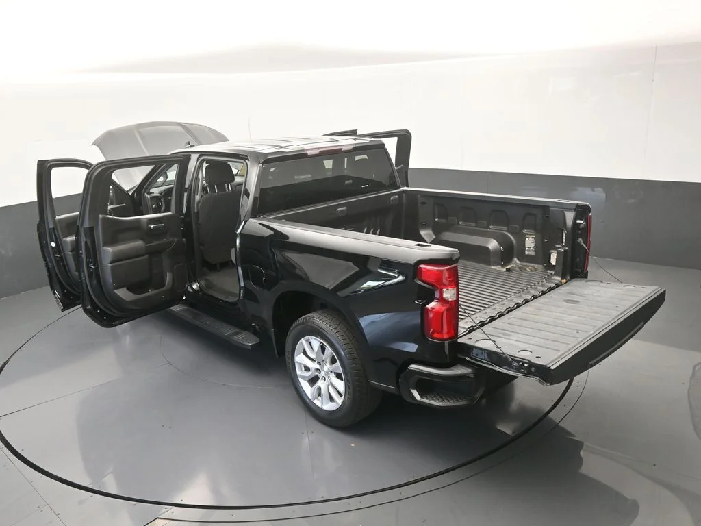 Used 2021 Black Chevrolet Custom image 59