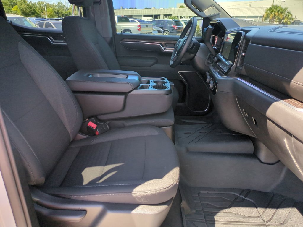 Used 2026 Summit White Chevrolet LT image 29
